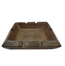 VTG pottery ashtray, collectible Americana, measuring 7 1/4
