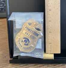 VINTAGE OBSOLETE PINKERTON PREMIER BADGE NEW IN PACKAGING RARE #00160 picture