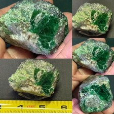 INTENSE GREEN GARNET, MERERANI,TANZANIA. RARE,MAGNIFICENT:SEE VIDEO picture