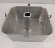 Vintage Wear Ever Aluminum 9