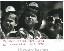 1987 Press Photo Children at Clearview Shopping Center Fire Department Event picture
