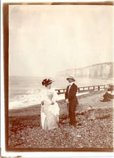France, Saint-Valery-en-Caux, a couple on the beach Vintage silver print shooting picture