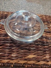 PYREX Dish With Lid. 7