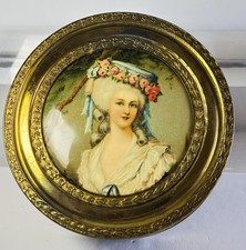 ANTIQUE EMBOSSED METAL POWDER BOX/ 1920’s/REGAL WOMENS IMAGE/GLASS LINER/3MIRROR picture