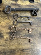 Vintage Antique Style Large Skeleton Keys Lot of 5 Rustic Cast Iron Metal Decor picture