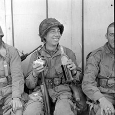 WW2 WWII Photo US Soldiers Relax on Paris Street August 44 World War Two / 1800 picture
