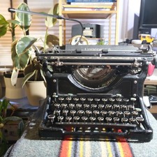 [NICE DECOR PIECE] Antique 1937 Underwood No. 11 Standard Typewriter SN#4740636 picture
