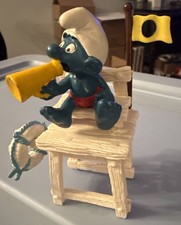 Vintage Shleich Lifeguard Super Smurf 1983 with rare flag and life ring complete picture