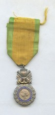 WWI WW1 France FRENCH MEDAL Medaille Militaire Shows Wear ENAMEL LOSS #2 picture