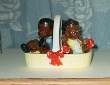 VINTAGE HAND PAINTED  AMERICANA SALT & PEPPER SHAKERS KIDS BOY GIRL Japan picture
