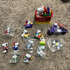 Vintage Snoopy Rubber Figurines United Feature Syndicate Lot of 12 Pieces picture