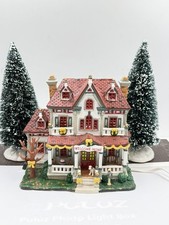Lemax Christmas village Welcome Home 55236 Lighted house 2005 Retired picture