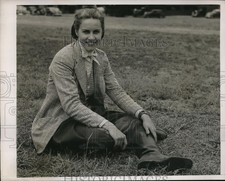 1939 Press Photo Mrs. Lanning Harvey Jr. At Monmouth County Horse Show NJ picture