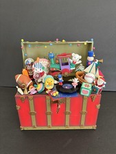 Vtg 1995 Enesco Lustre Fame Animated Musical Christmas Toy Music Box 8.5