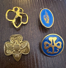 Girl Scouts & Brownies 4 Vintage Pins - Eagle, Trefoil, Hand Sign, Brownie Pin picture