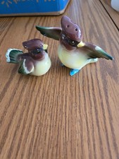 Very pretty pair of vintage cardinals bird salt and pepper shakers picture