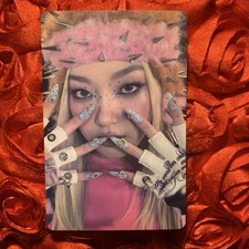 Yoonchae KATSEYE PINKY UP KPop Idol Photo Goddess GIRL Holo Card Glam Blonde picture