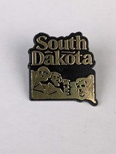 Vintage SOUTH DAKOTA Mount Rushmore National Memorial Lapel Hat Pin SD Plastic picture
