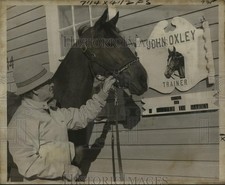 1980 Press Photo Racehorse A Letter To Harry and trainer John Oxley - nos02008 picture