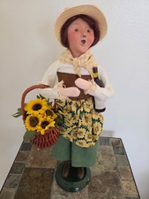 Byers Choice 2011 Woman Sunflower Basket Wine Fall Halloween Thanksgiving Signed picture