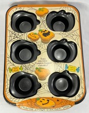 NEW 2011 Brand Castle Pumpkin Crown Cupcake Pan Metal Halloween Fall Baking  picture