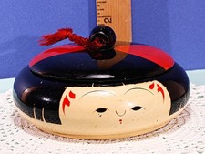 Vintage Japanese Hand Painted Lacquer Kokeshi Trinket Box 1 3/4 inches tall . picture
