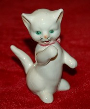 VINTAGE Playful Kitten 34B Made in Germany 1970's Adorable Porcelain Figurine picture