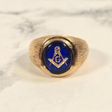 Vintage Men's 18K HGE Gold-Toned Freemason Masonic Masonry Square & Compass Ring picture