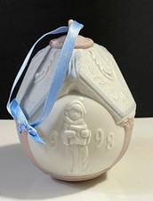 Vintage Lladro 1998 Annual Christmas Ball Ornament 16561 Porcelain Excellent picture