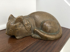 ANTIQUE VINTAGE c1920's SOLID BRONZE SLEEPING CAT DOORSTOP picture