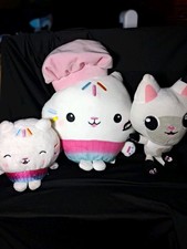 Spin Master Gabby's Dollhouse Gabby Cat Plush Stuffed Animals Lot of 3 picture