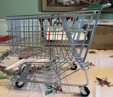 Marshall Field's Chicago Shopping Cart picture