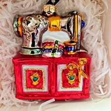 Glassware Art Studio Sewing Machine Handcrafted Glass Ornament - Poland - NEW picture