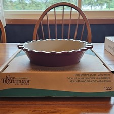 NIB Vintage Pampered Chef New Traditions Deep Dish Pie Plate 9in Cranberry picture