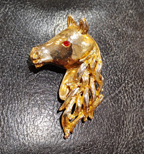 Vintage Gold Tone Horse Head Brooch Pin Textured Mane Red Rhinestone Eye  picture