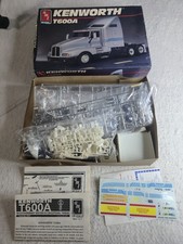 VINTAGE UNBUILT AMT / ERTL KENWORTH T600A SEMI TRUCK 1:25 MODEL KIT #6976 1990 picture