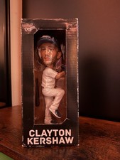 Los Angeles Dodgers Clayton Kershaw Figurine MLB #22 Pirelli Exclusive 2017 picture
