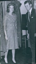 1962 Mr Mrs Ted Kennedy Cast Ballots Emerge From Voting Booth Politics Photo 6x8 picture