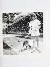 Vintage 1950s B&W Snapshot Photo  2 1/4