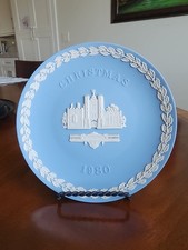 1980 Wedgwood Blue Jasperware 8” Annual Christmas Plate-St. James’s Palace picture