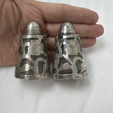 VINTAGE STERLING SILVER 925  SALT & PEPPER SHAKERS ENGRAVED FLOWERY DESIGN picture