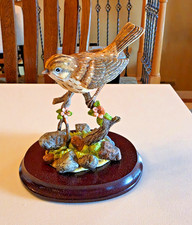 Vintage Maruri Savannah Sparrow Resin Bird Figurine Wood Base 1999 PB-9908 picture