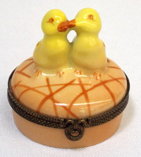 Limoges Castel Peint Main Trinket Box Baby Kissing Chicks Yellow Birds Porcelain picture