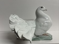 Rosenthal porcelain fantail dove figurine Fritz Heidenreich Model 1590. Lot 37 picture
