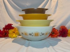 Vintage Pyrex Town & Country Cinderella Mixing Bowls Set 441 442 443 444 picture