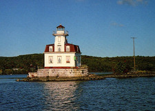 Esopus Meadows Lighthouse Postcard JH-65 3M 88 (NY) picture