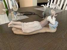 NAO by LLADRO LRG Figurine Girl Laying on Stomach Daydreaming Hands By Chin RARE picture