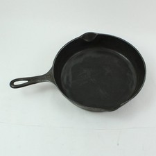 Griswold No. 8 Cast Iron Skillet Frying Pan Pouring Spout picture
