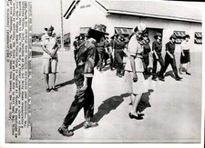 LG40 1965 AP Wire Photo AMERICAN WACS TRAINING VIETNAMESE ARMY WOMEN RECRUITS picture