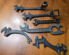 6 Vintage/Antique Cast Iron Farm/Buggy Implement Tool Wrenches - Read picture